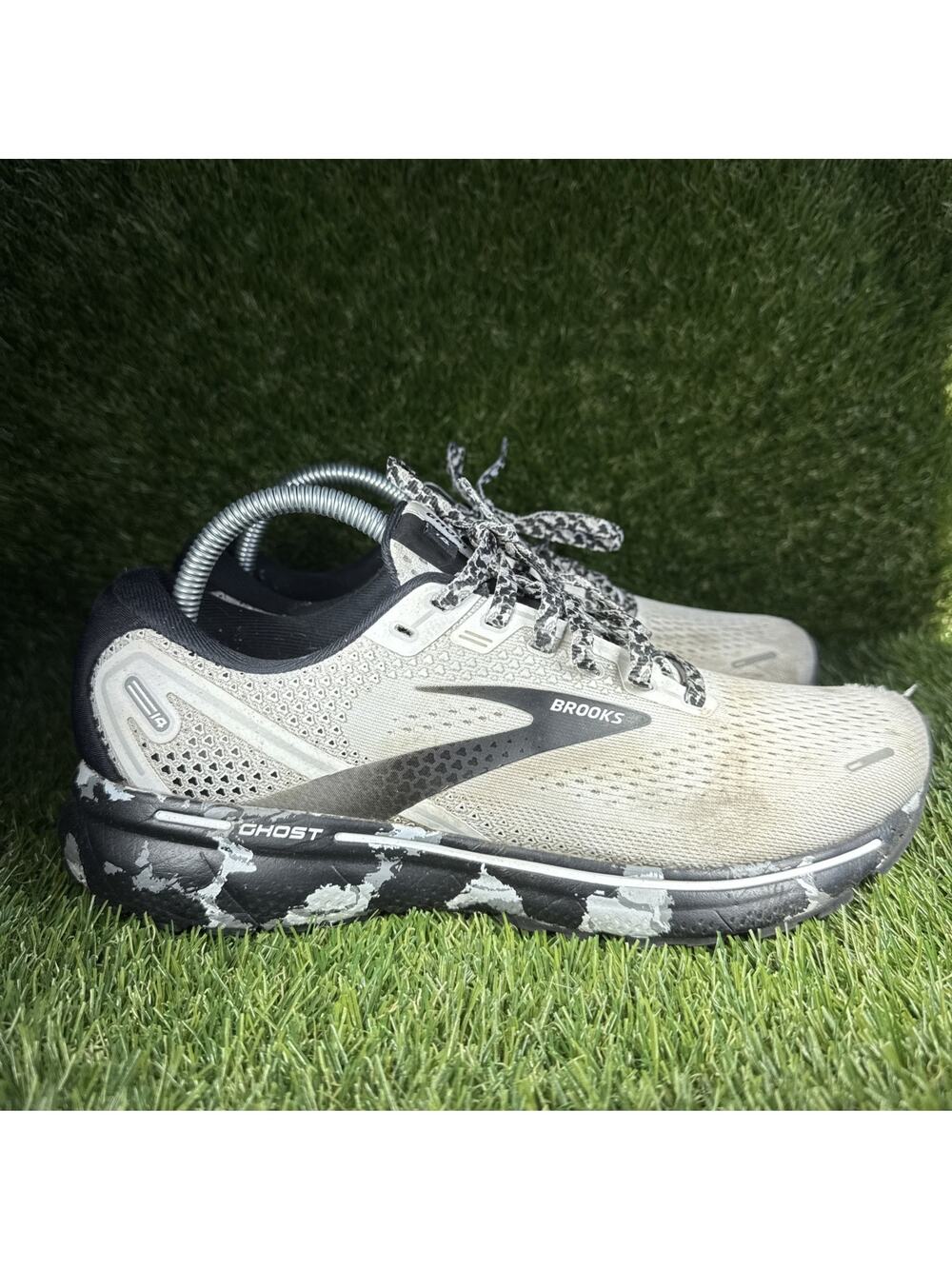 Brooks Ghost 14 Womens Size 9.5 White Black Camo Athletic Running Shoes Sneaker